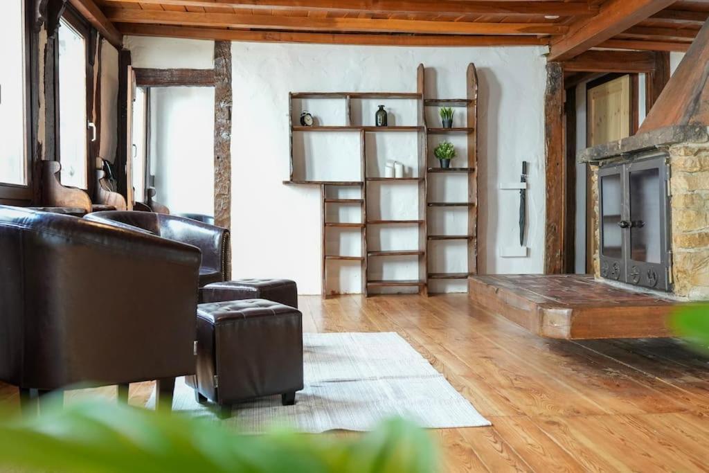 Charmante Fachwerk Wohnung Mit Terrasse In Der Altstadt Koblenz  Luaran gambar