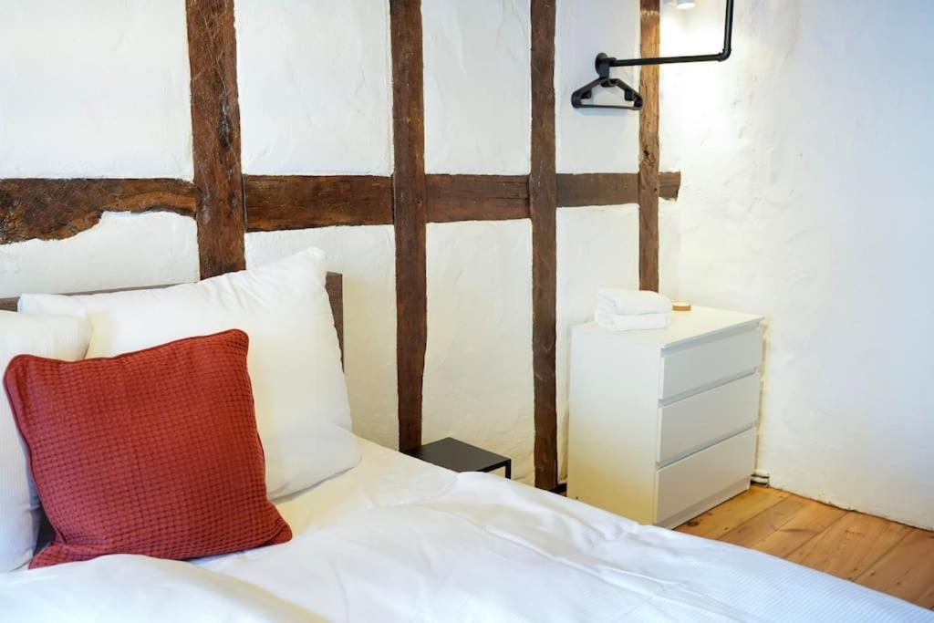 Charmante Fachwerk Wohnung Mit Terrasse In Der Altstadt Koblenz  Luaran gambar