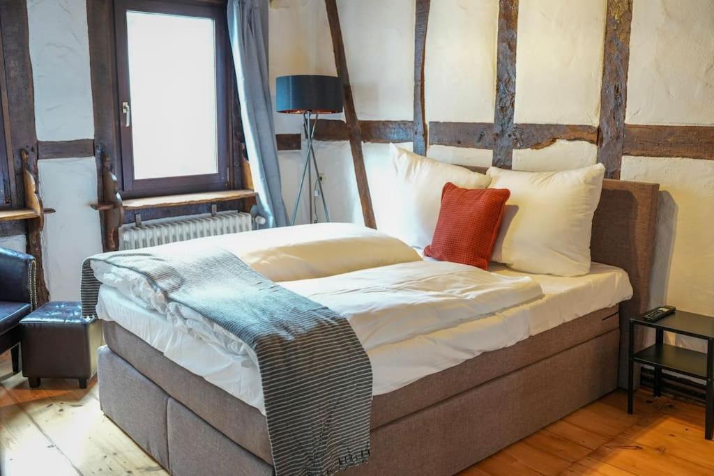Charmante Fachwerk Wohnung Mit Terrasse In Der Altstadt Koblenz  Luaran gambar