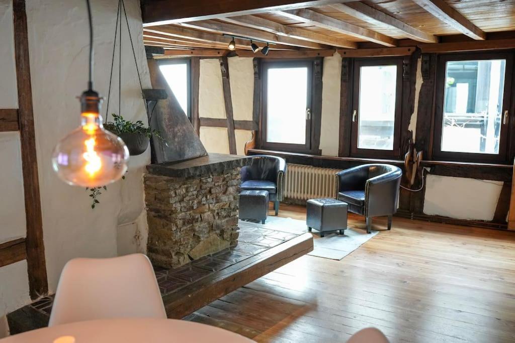 Charmante Fachwerk Wohnung Mit Terrasse In Der Altstadt Koblenz  Luaran gambar