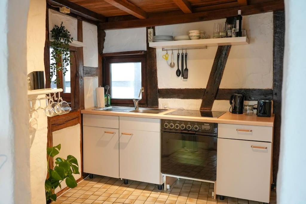 Charmante Fachwerk Wohnung Mit Terrasse In Der Altstadt Koblenz  Luaran gambar